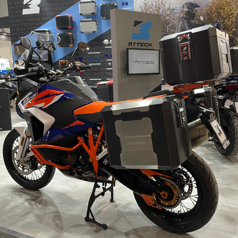 Motorradkoffer aus Carbon? - Das ist die neue Superleggera Serie!