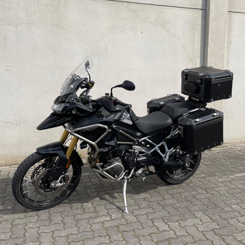 Entdecke die Model X Reisekoffer für die Triumph Tiger 1200: Abenteuer trifft auf Perfektion